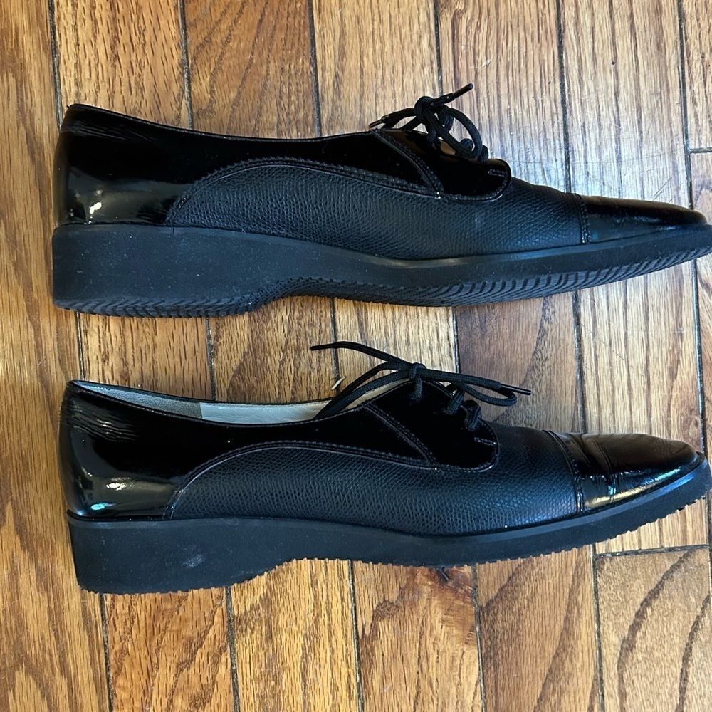 Salvatore Ferragamo lace up leather shoes, size 8.5 - Picture 7 of 10